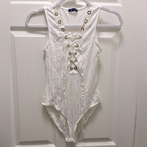 UK2LA white Tie String Hole V-Neck Bodysuit